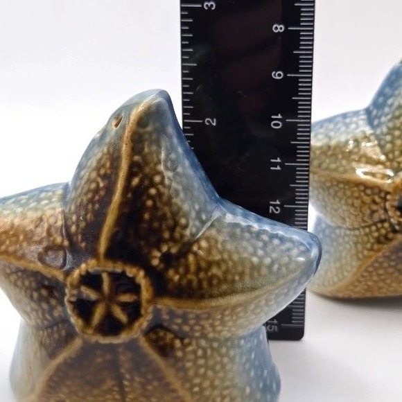 Starfish Salt and Pepper Shakers Ceramic Coastal Kitchen Decor Set - Picture 5 of 6